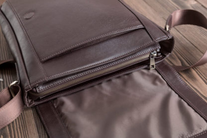 Кожаная сумка мужская через плечо коричневая с клапаном Blamont Bn082C